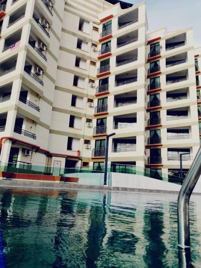 Marina Heights Hotel Residences Лумут Экстерьер фото