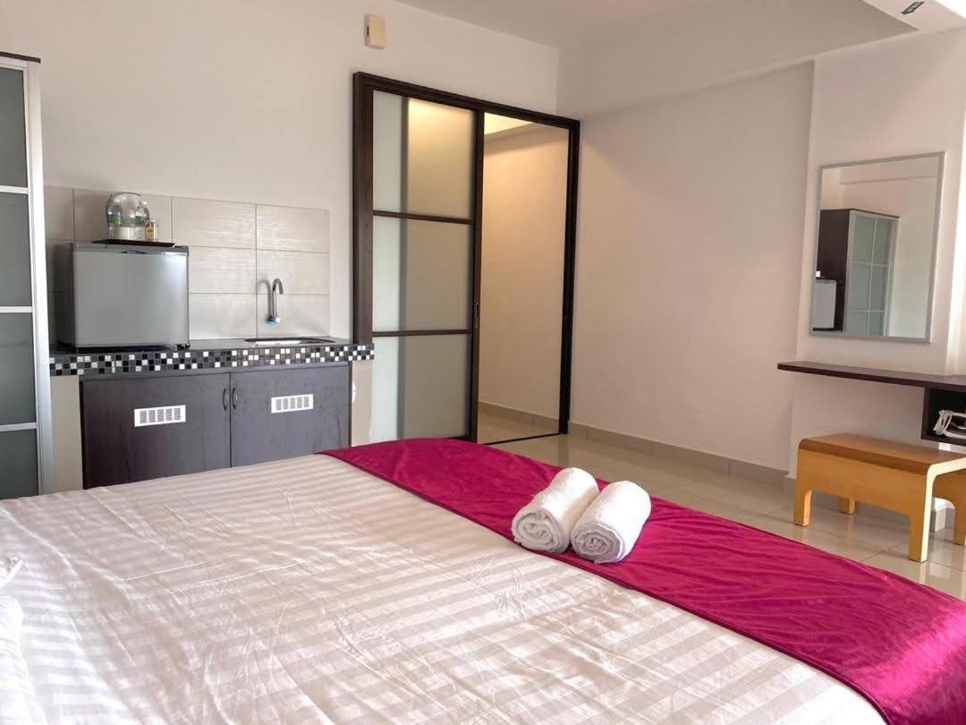 Marina Heights Hotel Residences Лумут Экстерьер фото