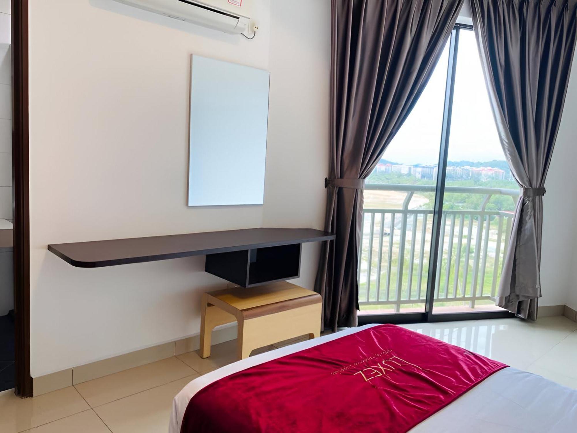Marina Heights Hotel Residences Лумут Экстерьер фото
